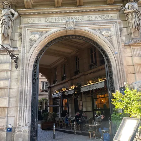 Promenade A Saint-germain Des-pres, Cathedrale Notre-dame Apartment *